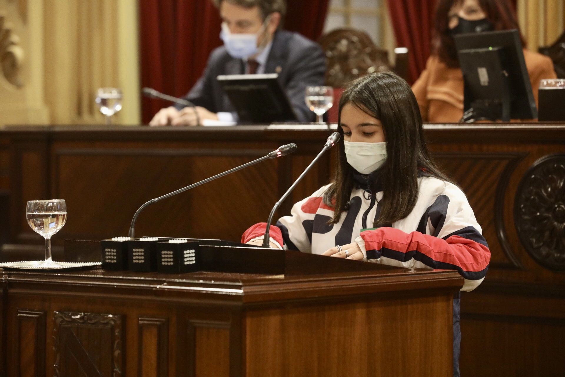 Alumnos de Baleares se comprometen a cuidar el medio ambiente y llevar una dieta sana en el pleno infantil del Parlament