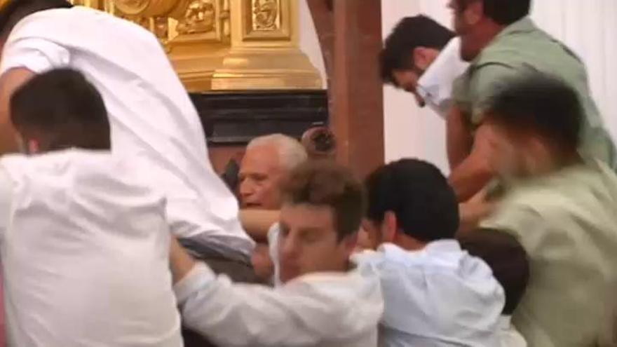 Así ha sido el salto de la reja en la Virgen del Rocio