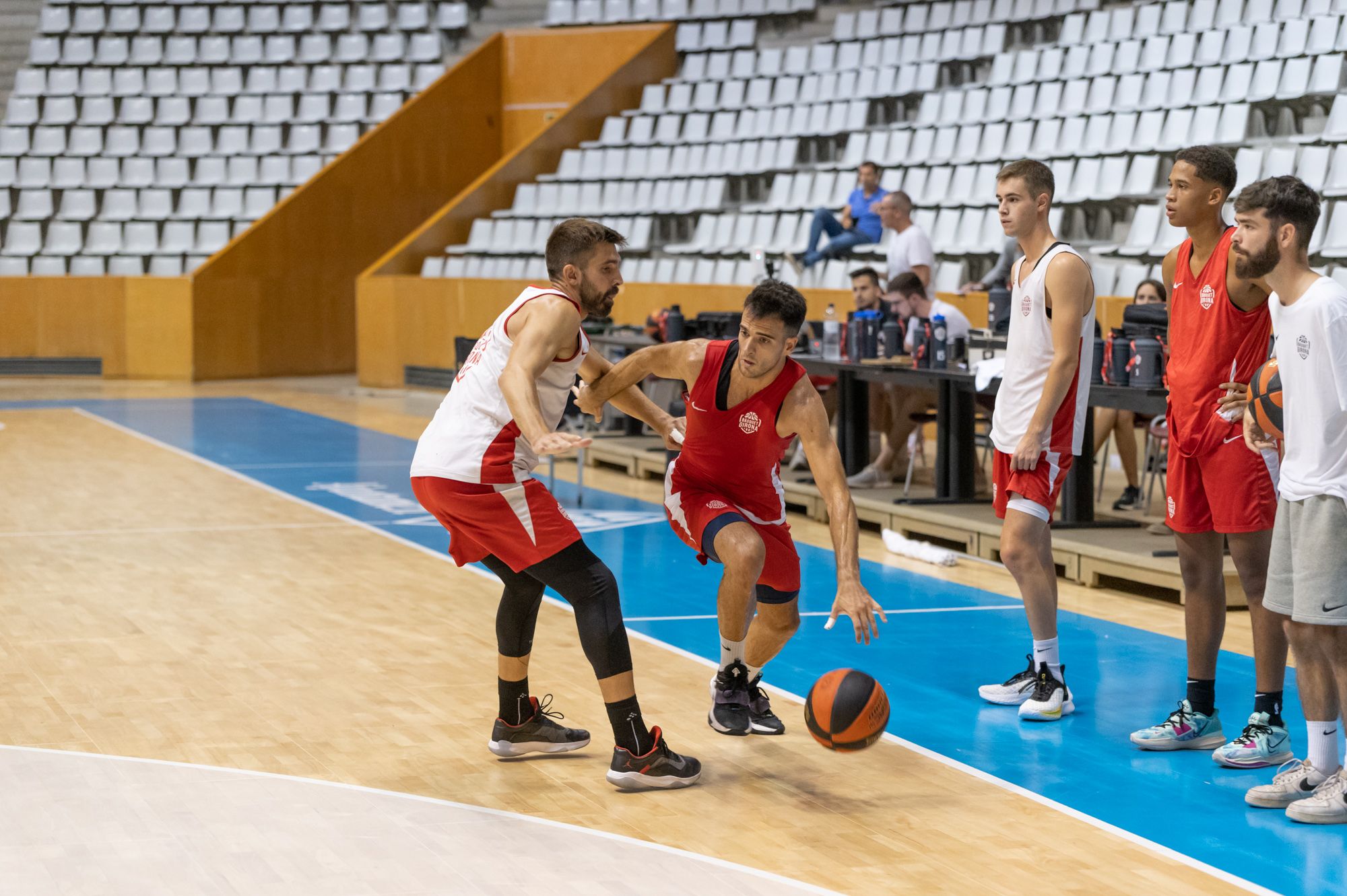 El Bàsquet Girona es posa en marxa amb el primer entrenament