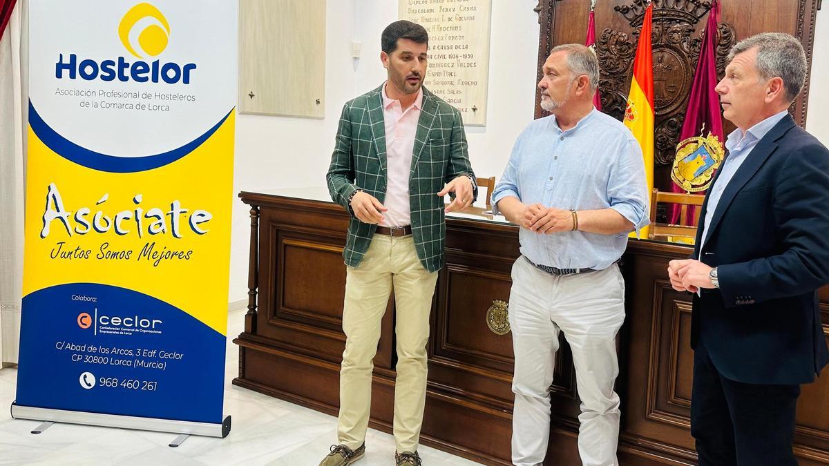 Este lunes se renovaba el convenio entre Hostelor y Aguas de Lorca.