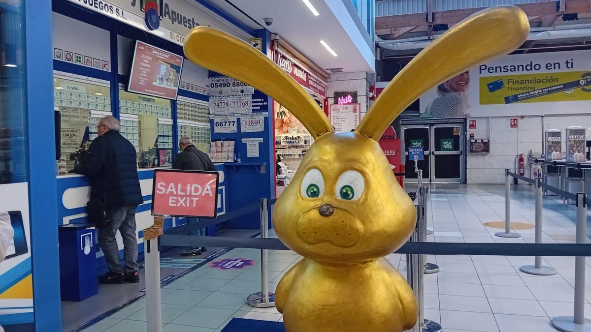 "El Conejo de Oro" de Torrevieja y su idilio con la Lotería de Navidad
