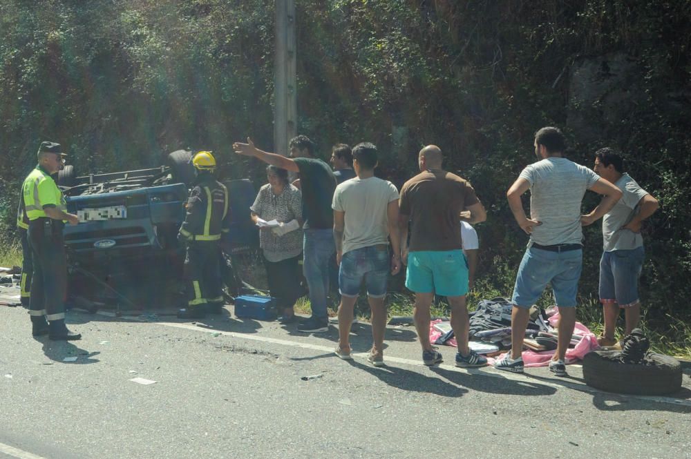 Tres heridos en un brutal accidente en uno de los principales accesos a Vilagarcía