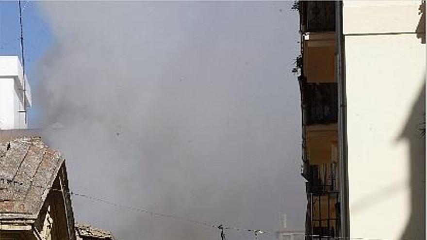 Un incendio destruye uno  de los edificios expropiados para ampliar el IVAM