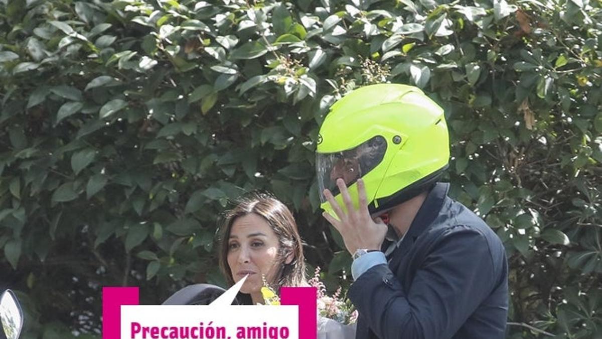 Tamara Falcó e Iñigo Onieva en la moto