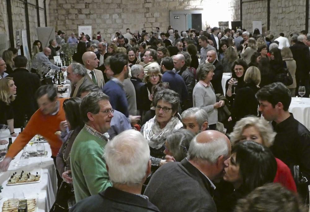 Brindis, vida social: retales de piel, tradición y mimos