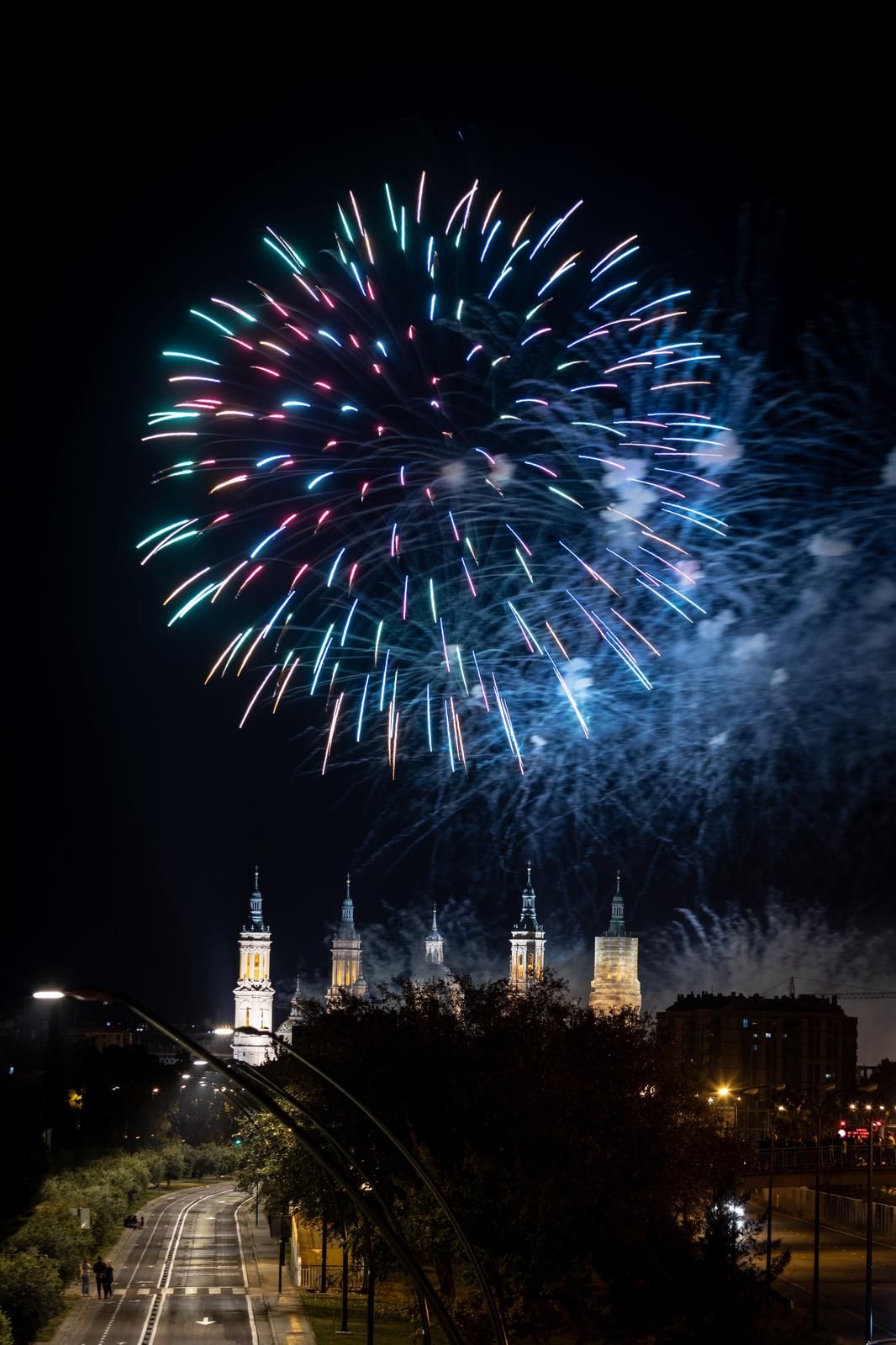 Los fuegos artificiales ponen un bonito broche final a las Fiestas del Pilar 2025