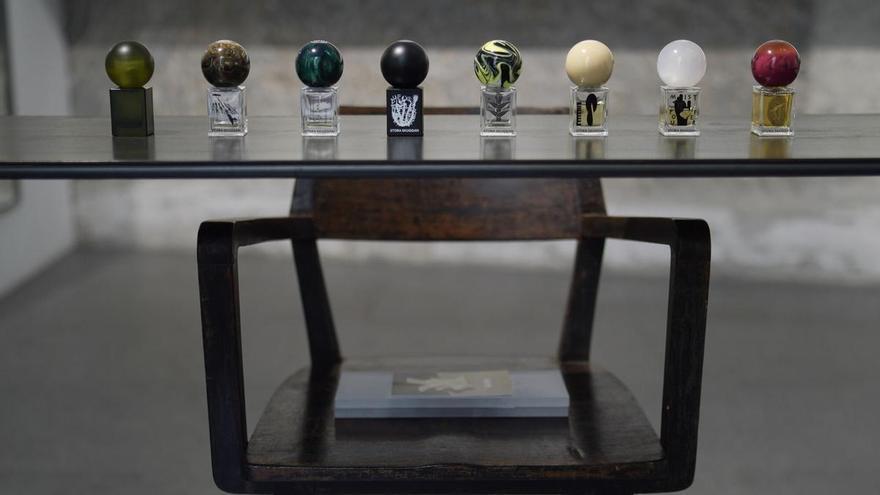 Los dos templos de alta perfumería en A Coruña: de esencias neandertales a olores creados con IA o el aroma de la Luna