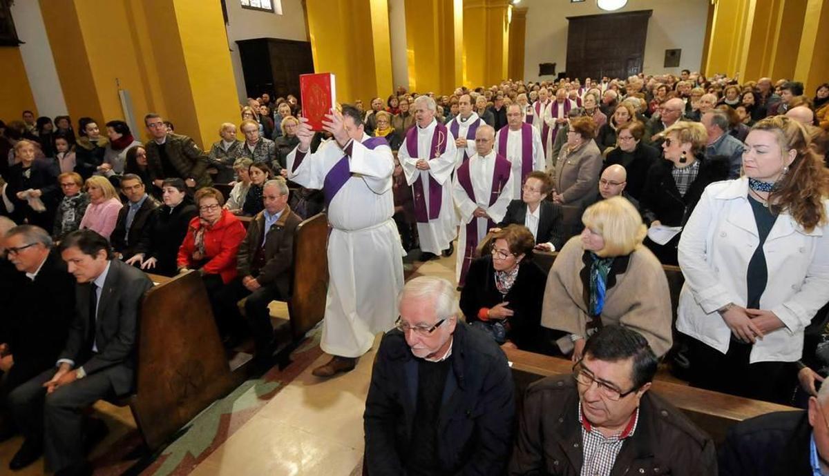 "Se va un amigo que vivió por los demás"