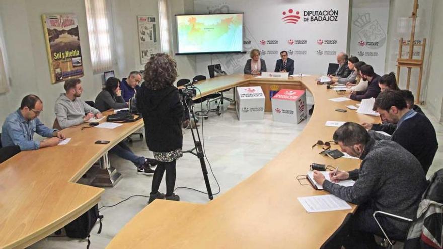 Rodríguez Ibarra, Inocencia Cabezas y Atanasio Naranjo, Medallas de Oro de la Diputación de Badajoz