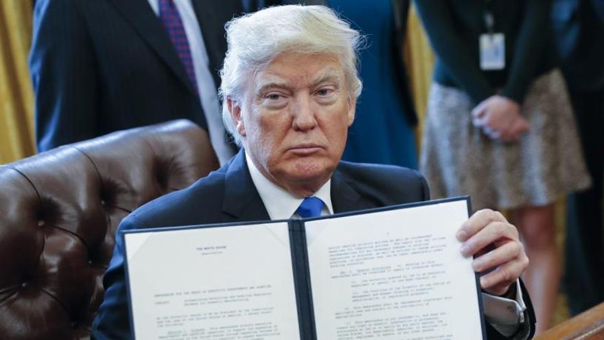 Trump firma la orden que resucita el oleoducto de Keystone.