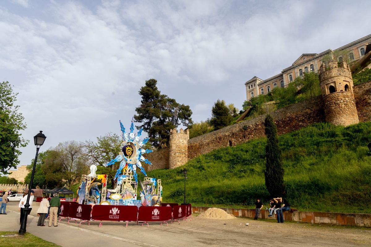 Las Hogueras se plantan en Toledo: así es el monumento de José Manuel García Esquiva “Pachi” para promocionar la Festa Las Hogueras se plantan en Toledo: así es el monumento de José Manuel García Esquiva “Pachi” para promocionar la Festa