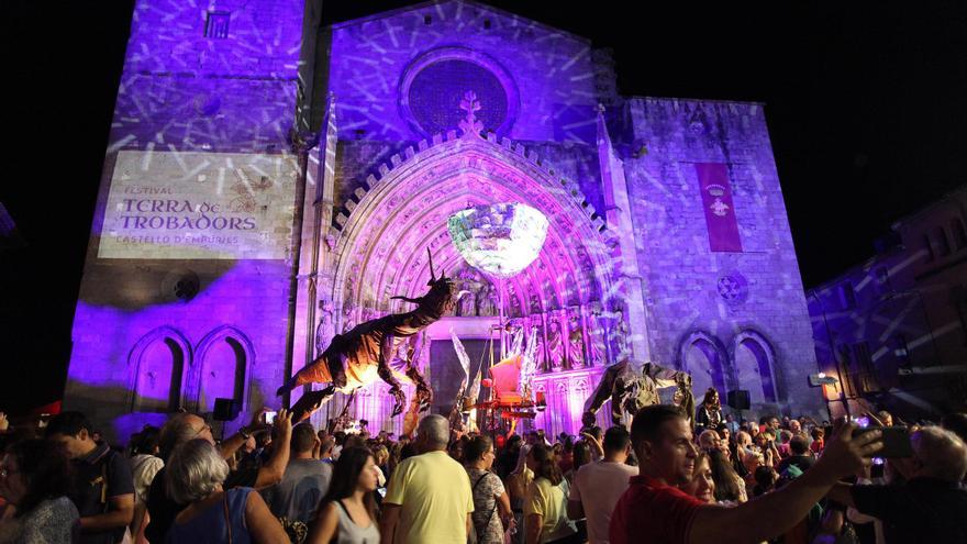Castelló bull de gent amb el trentè festival Terra de Trobadors