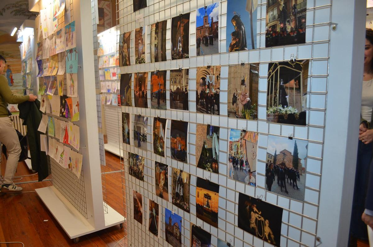 Exposición de los trabajos presentados a los dos concursos de Semana Santa.