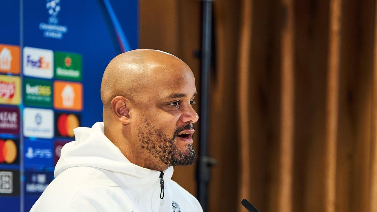 Kompany en rueda de prensa.