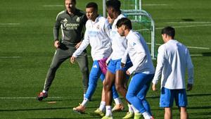 El vestidor del Madrid passa pel divan de Xabi Alonso