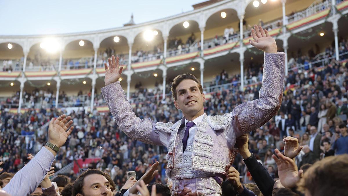 El distro Fernando Adrián por la puerta grande en Las Ventas.