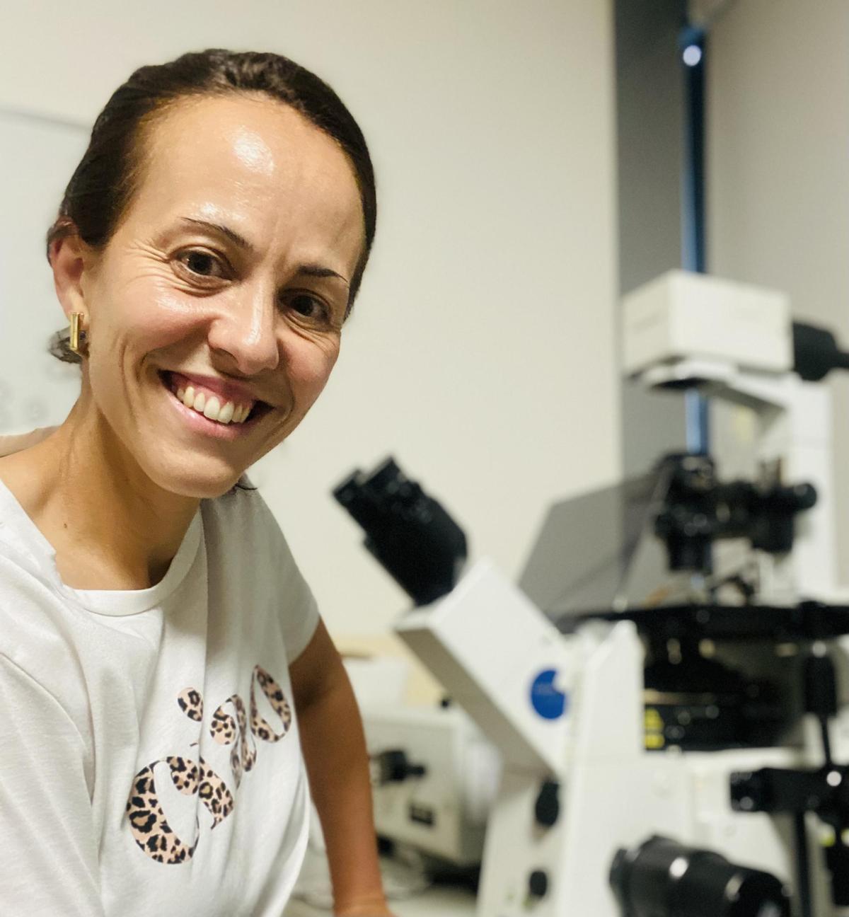 The researcher Yolanda Giménez Molina states that Biobloodchip poses an alternative to radiological tests: a blood test that allows to anticipate metastasis