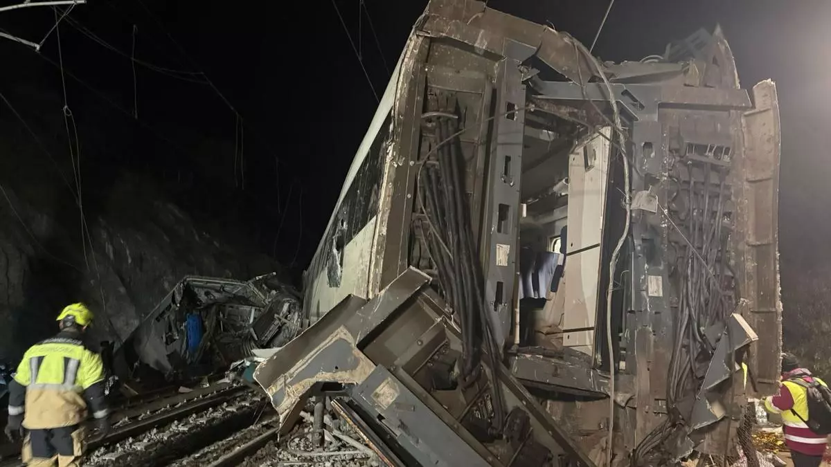 La crónica de la tragedia | El accidente de Adamuz deja decenas de muertes mientras se investigan las causas