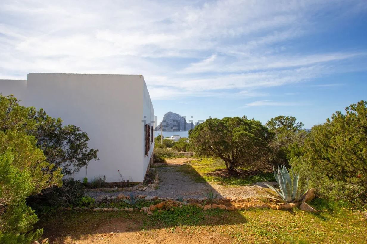 A la venta una casa con las vistas más deseadas de Ibiza