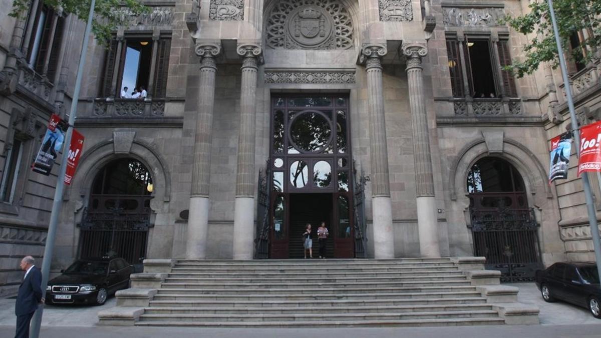 Fachada de la Audiencia de Barcelona, donde este miércoles se celebra el juicio.