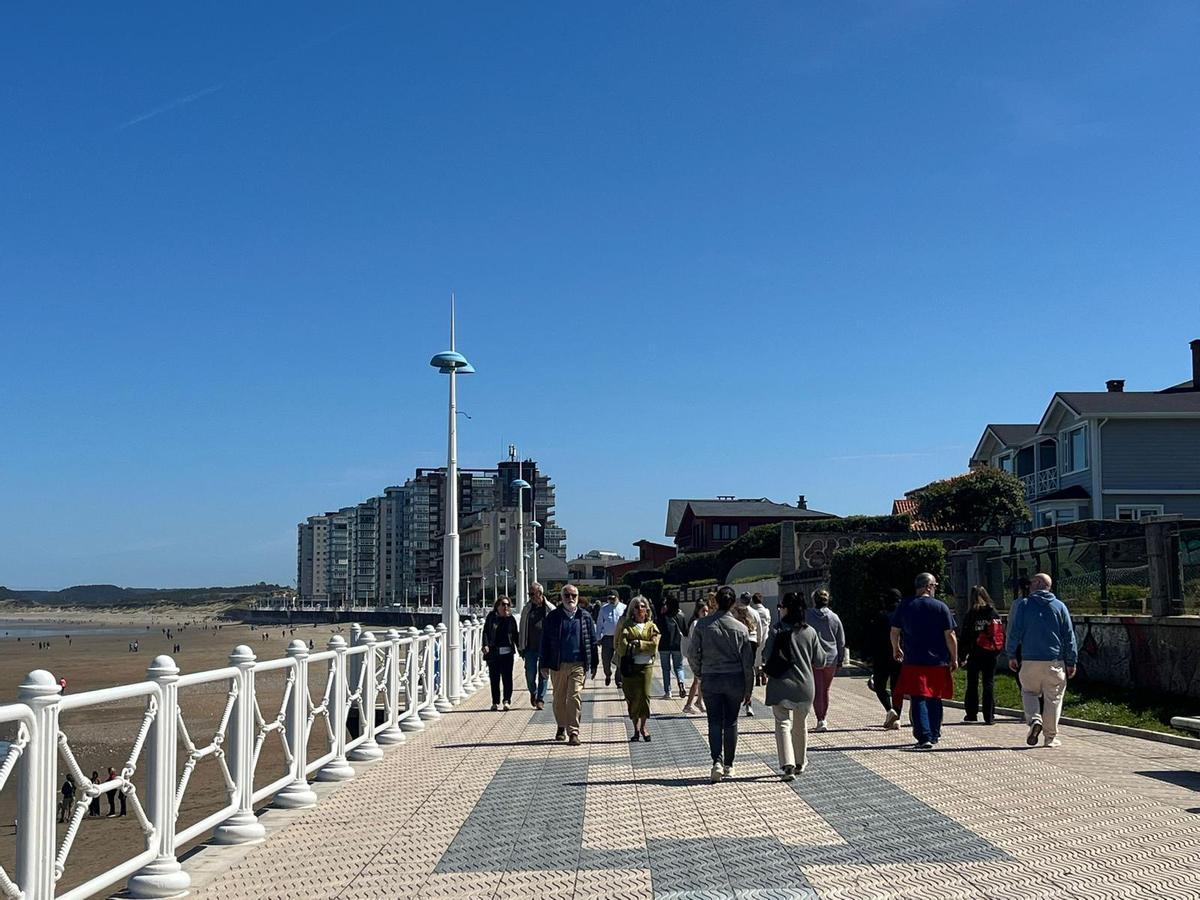 El buen tiempo animó a los asturianos a disfrutar del Principado esta Semana Santa