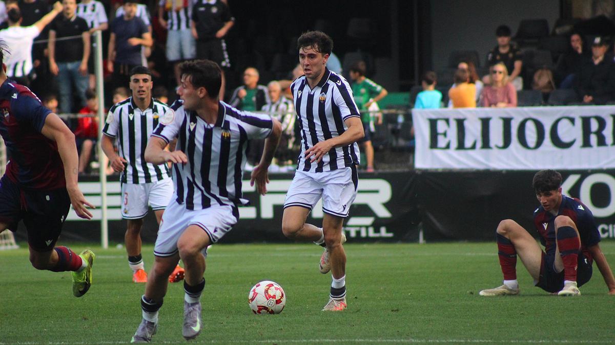 El Castellón B afronta un duro partido en Ontinyent y con la oreja puesta en Pamesa.