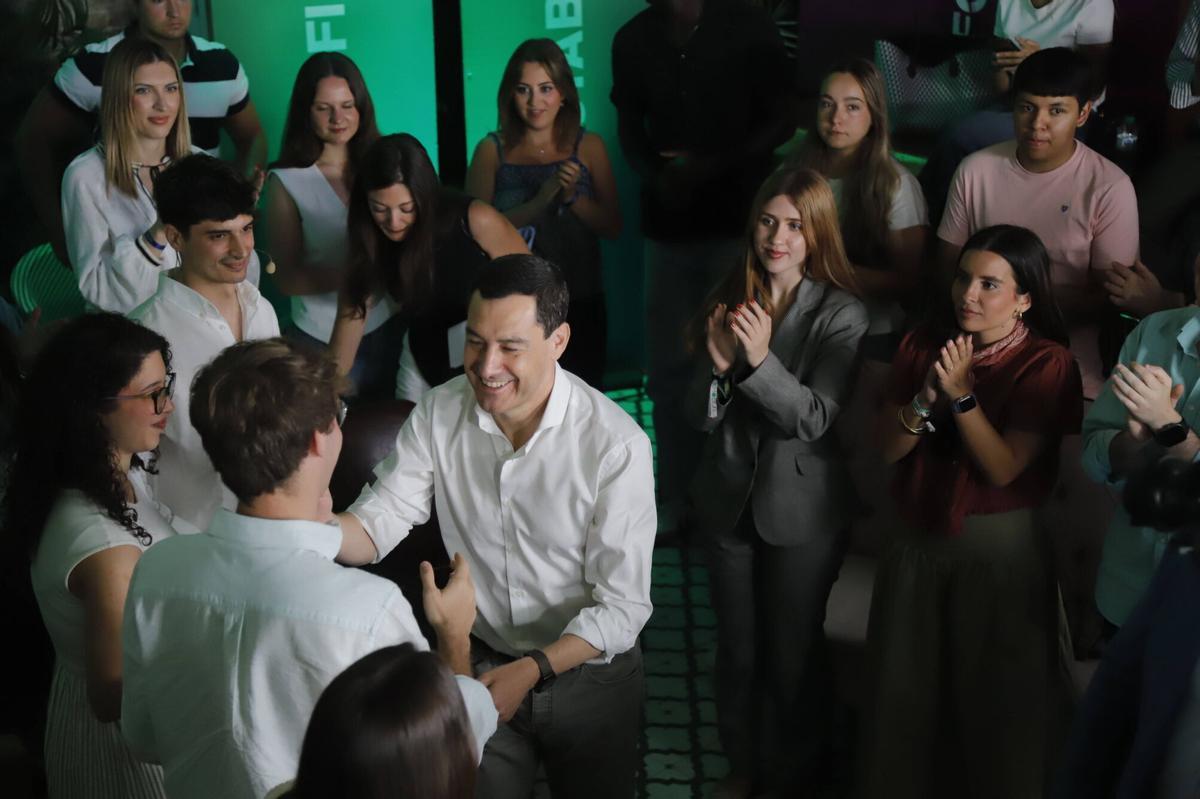 A.J.González Córdoba Elecciones al parlamento andaluz Campaña electoral Juanma Moreno acto con jóvenes sobre universidad y FP