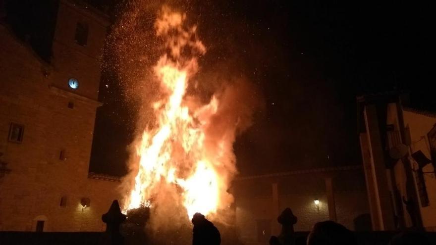 La gran barraca da calor a la gélida noche de Castellfort