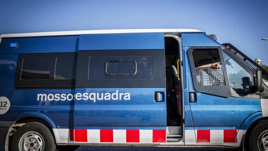 Un valenciano ataca a un joven por vestir una camiseta de la bandera de España