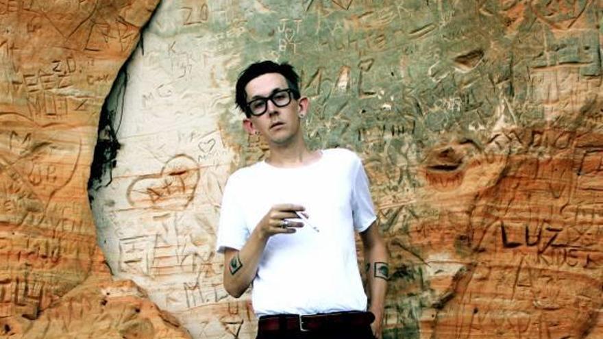 El cantautor y guitarrista Micah P. Hinson.