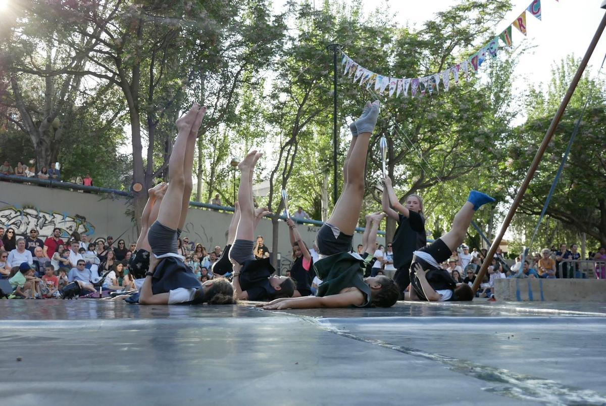 En imágenes | El Festival de Circo Social llena de acrobacias el barrio de San José En imágenes | El Festival de Circo Social llena de acrobacias el barrio de San José