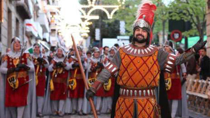 Un momento del desfile de los Cides y el sargento cristiano.