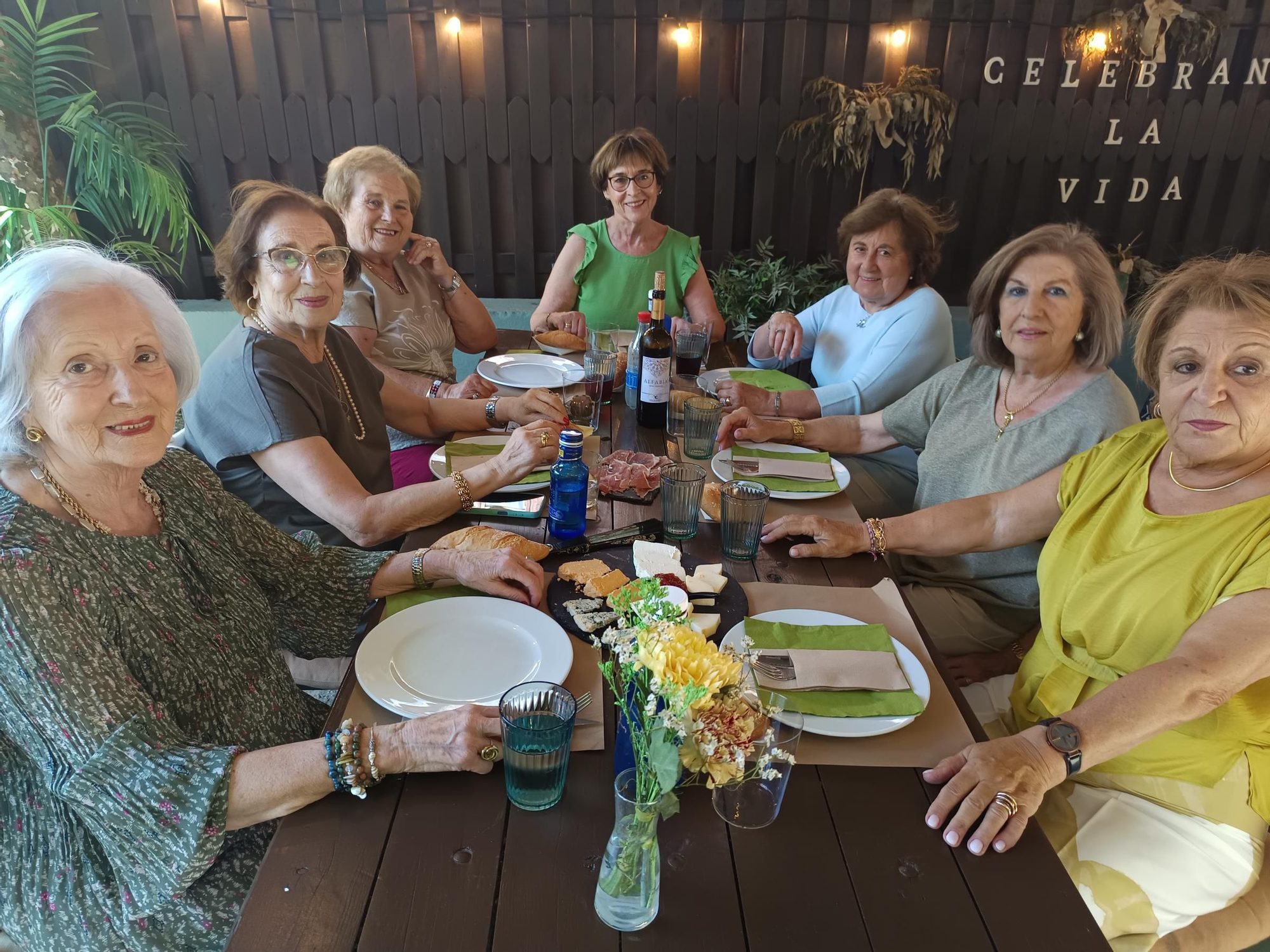 Exalumnas del Colegio de &quot;les monjes&quot; de Cangas, recuerdan su etapa estudiantil