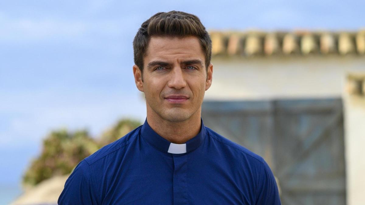 SERIES ESPAÑOLAS | Maxi Iglesias se despide de ‘Ella, maldita alma’ con un dardo a Telecinco por sus horarios de emisión
