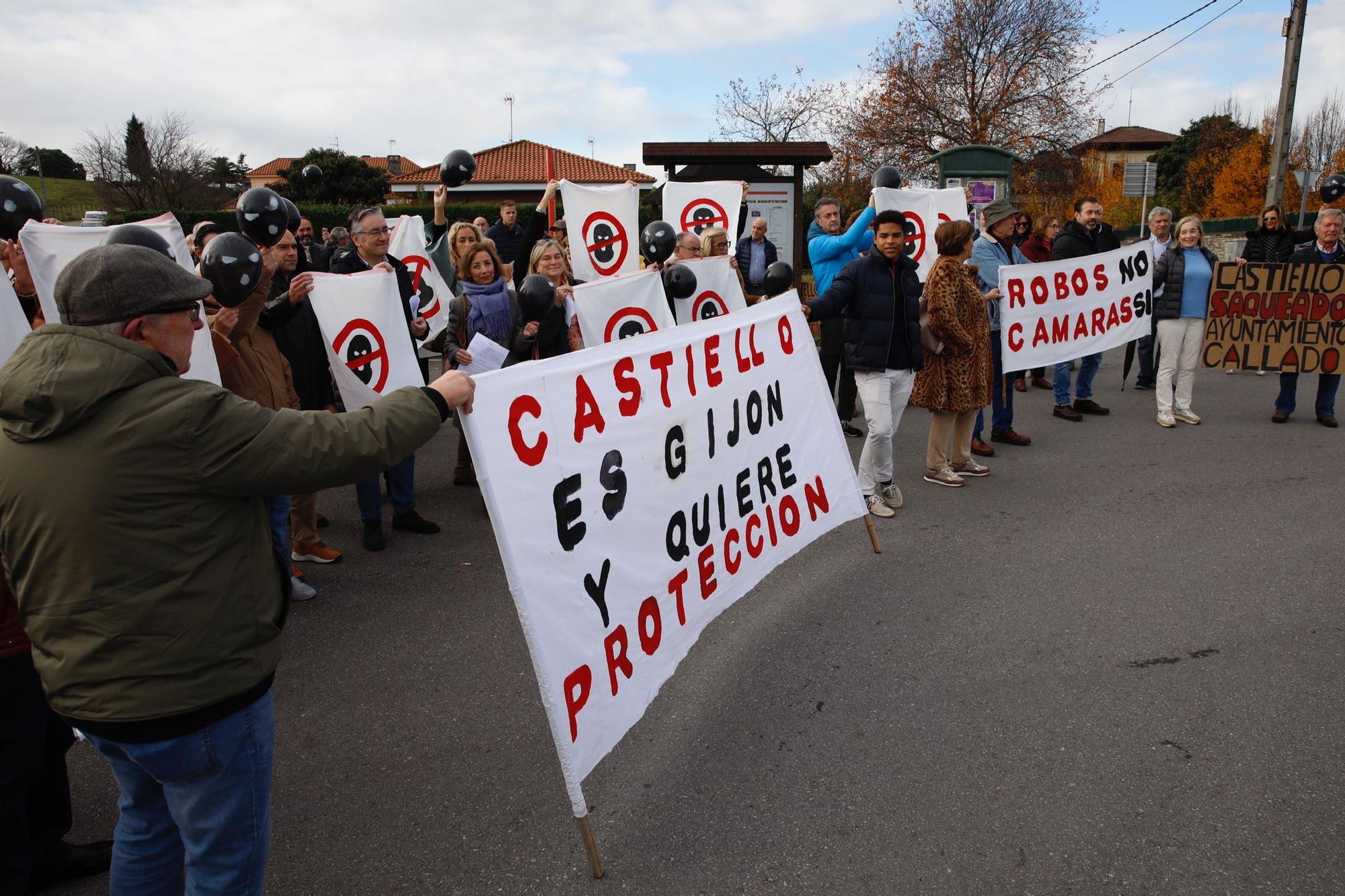 Concentración de los vecinos de Castiello por la oleada de robos