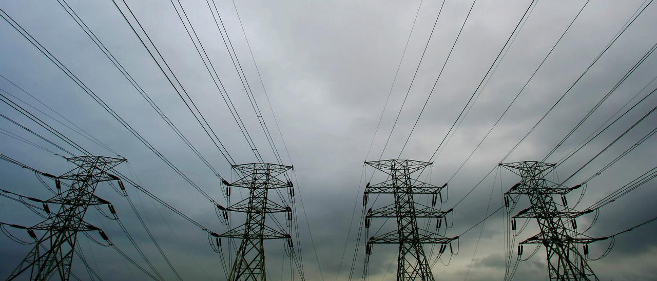 Torres de electricidad de alta tensión,