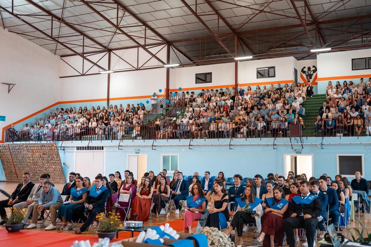Así fue la graduación de 56 estudiantes del IES Concejo de Tineo