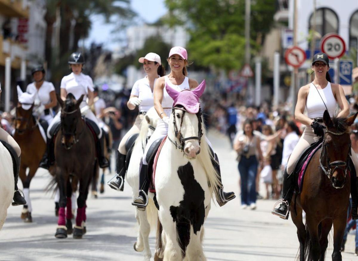 Caballos en el Primer Domingo de Mayo de 2025.