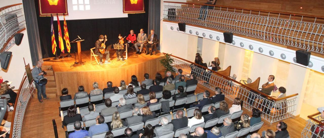 Comemoración del día de la Constitución en el Teatro España, en una imagen de archivo. | VICENT MARÍ