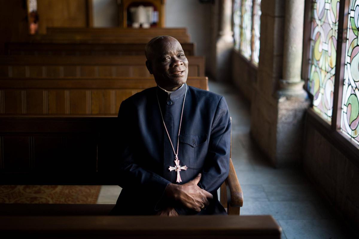 Monseñor Yaouda, en una capilla del Palacio Episcopal de Barcelona.