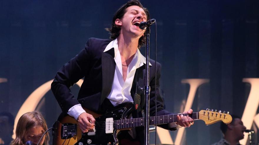 Alex Turner (Artic Monkeys) durante su concierto en Mad Cool.