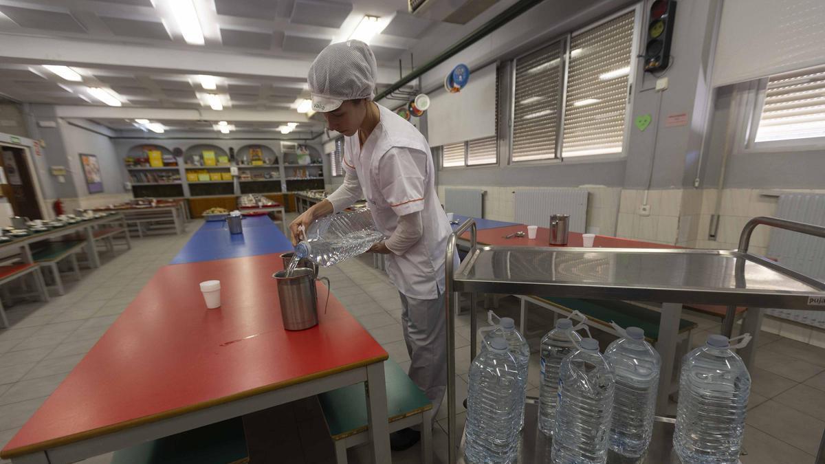 Un colegio de Alicante, dos días sin agua debido a una fuga