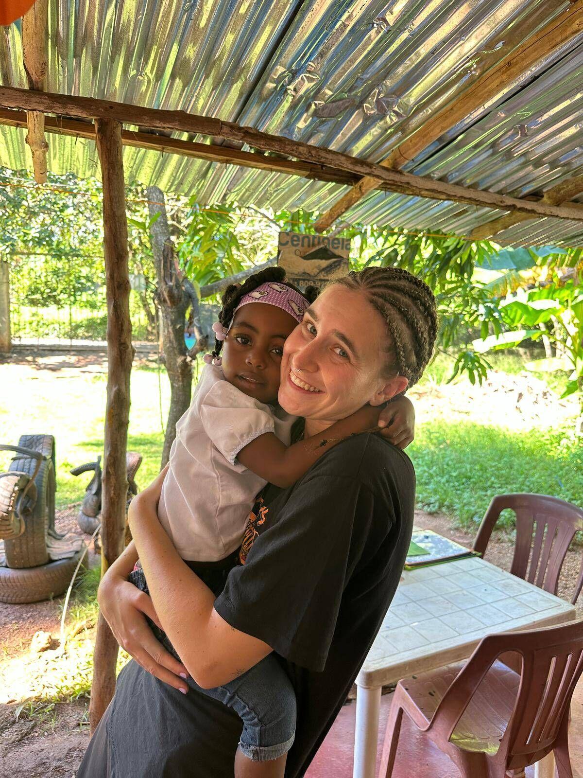 Imatges del voluntariat de Tiana Catany, d'Artés, en una escola de la República Dominicana Imatges del voluntariat de Tiana Catany, d'Artés, en una escola de la República Dominicana