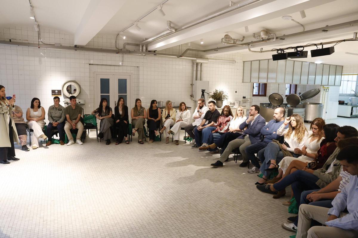 Barbón reúne en Gijón a creadores de contenido de Asturias para escuchar sus propuestas sobre el sector digital