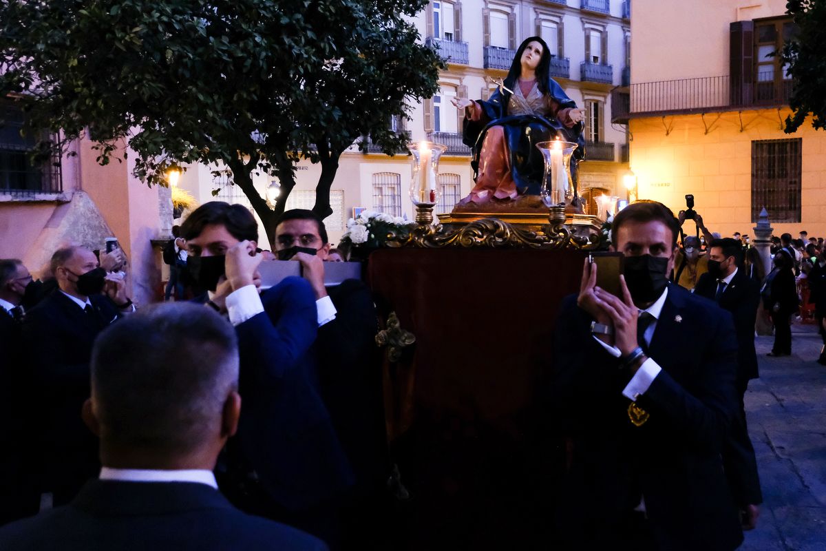 Madrugada de traslados para la veneración 'El Verbo Encarnado' en la Catedral