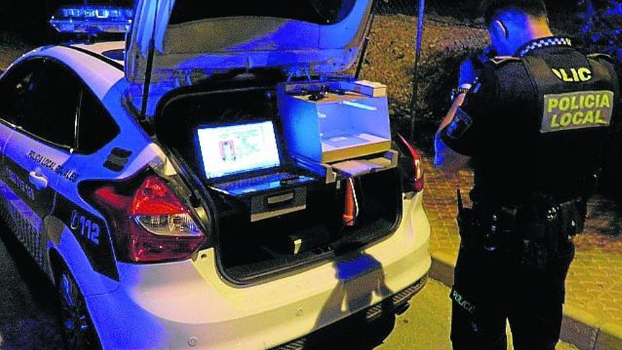 La Policía Local realiza controles para cotejar la documentación de los vehículos