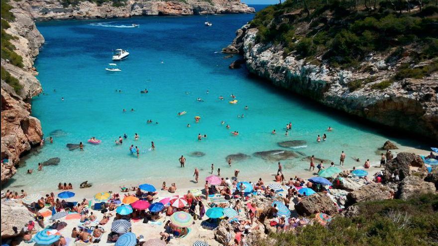 ¿Por qué hay saturación en el Caló des Moro? Ahora se ha colado en otro listado de mejores playas del mundo