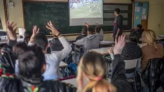 Catalunya aborda la reforma horaria escolar y baraja que los institutos vuelvan a dar clase por la tarde