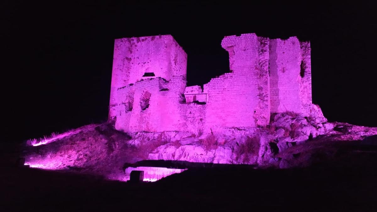 El Castillo de Teba iluminado por Endesa.