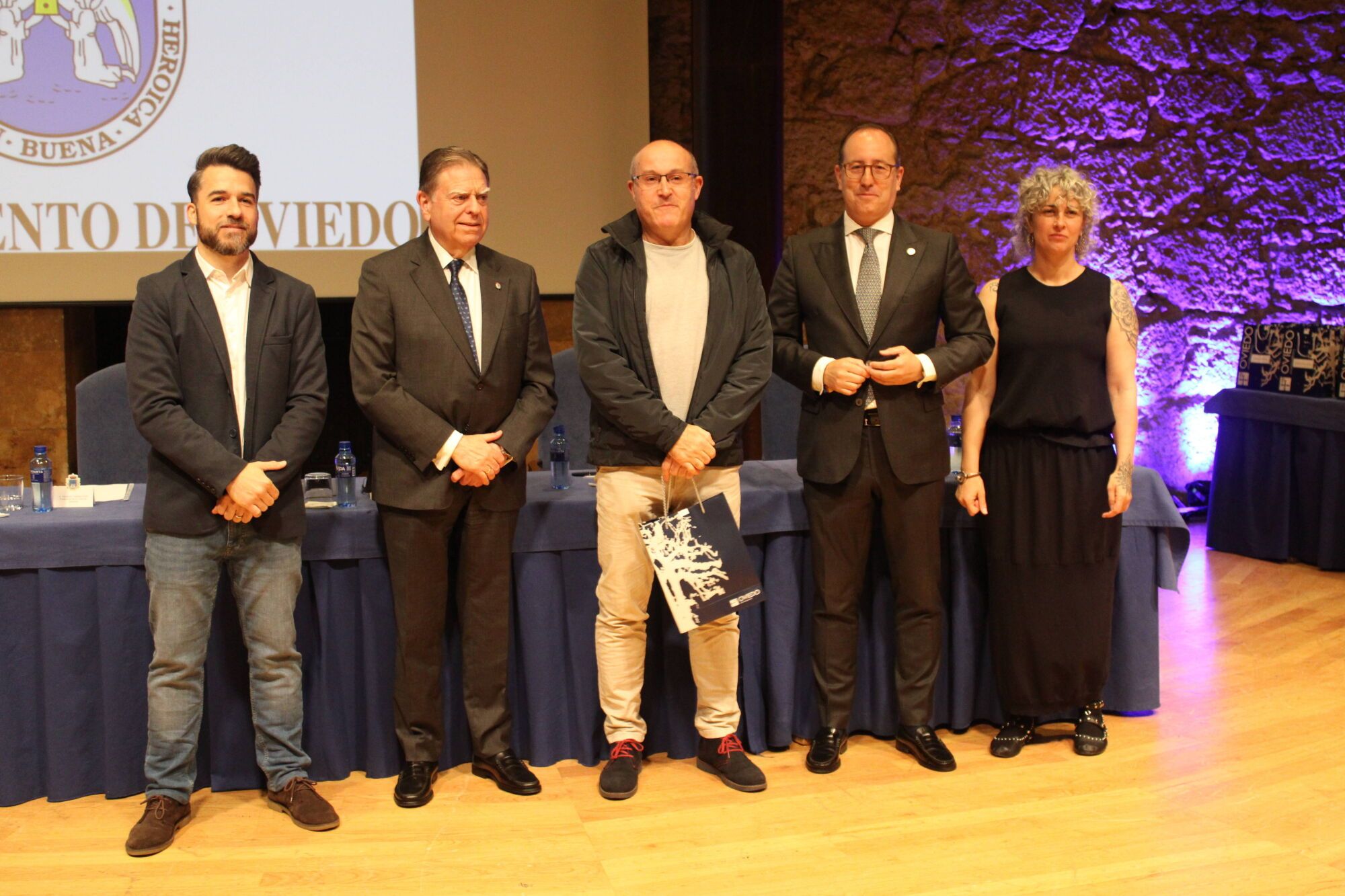 Acto institucional Santa Rita Hora: 11:00 Lugar: Oviedo, Sala de Cámara del Auditorio Príncipe Felipe Descripción: Homenaje a los trabajadores municipales jubilados y a quienes cumplen 25 y 40 años de servicio en el Ayuntamiento.